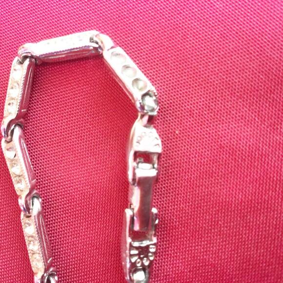 BEAUTIFUL NECKLACE WITH CRYSTALS ALL AROUND - Picture 5 of 8